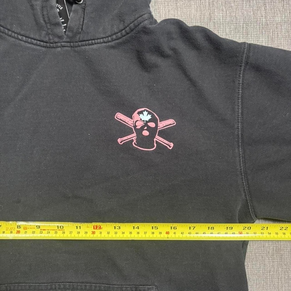 Stompdown black hoodie with pink skull and crossbones design - M - Picture 6 of 7